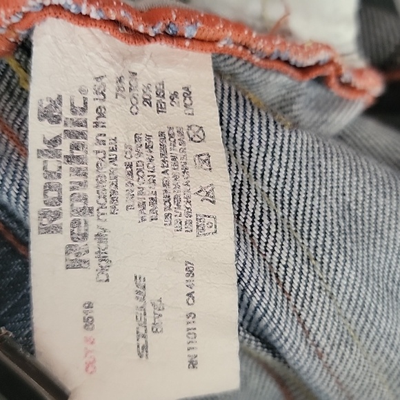 ROCK & REPUBLIC Medium Wash Raw Hem Embroidered Button Back Pocket Jeans Sz 29 - Picture 6 of 8